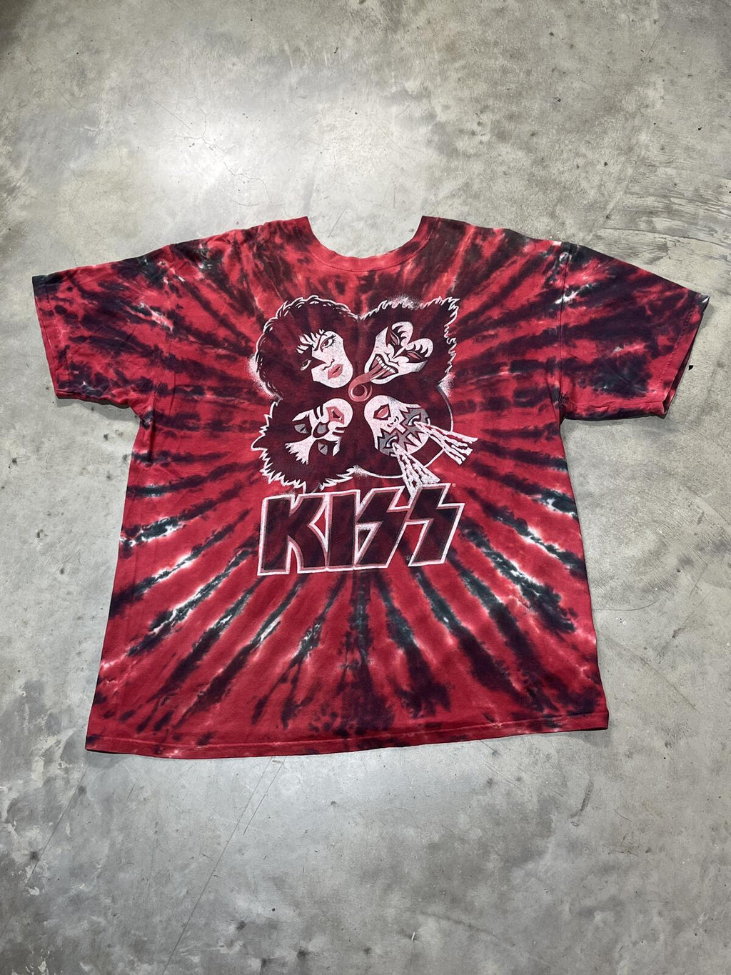 KISS Preowned XL Tie Dye T-shirt