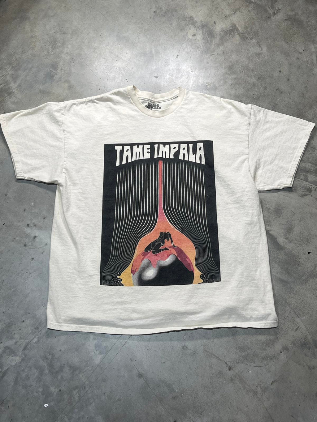Tame Impala Preowned 2XL T-shirt