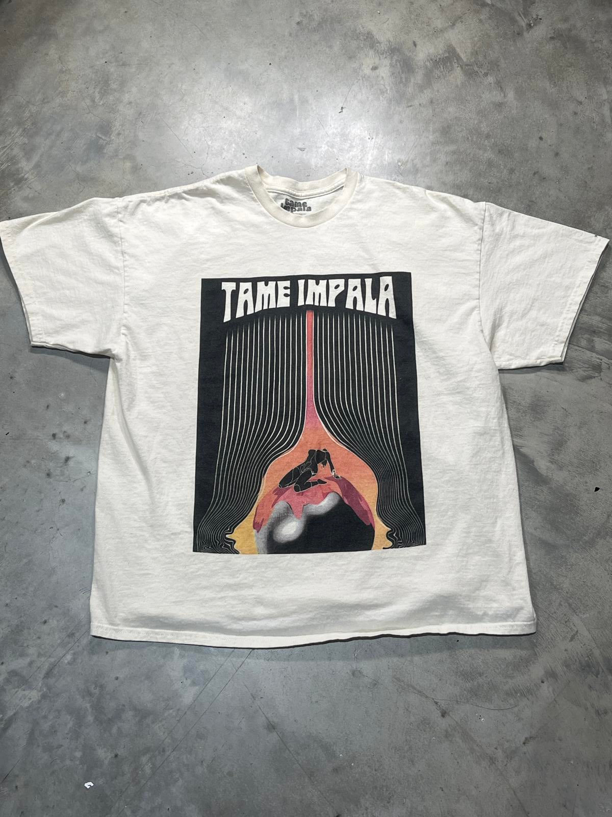 Tame Impala Preowned 2XL T-shirt