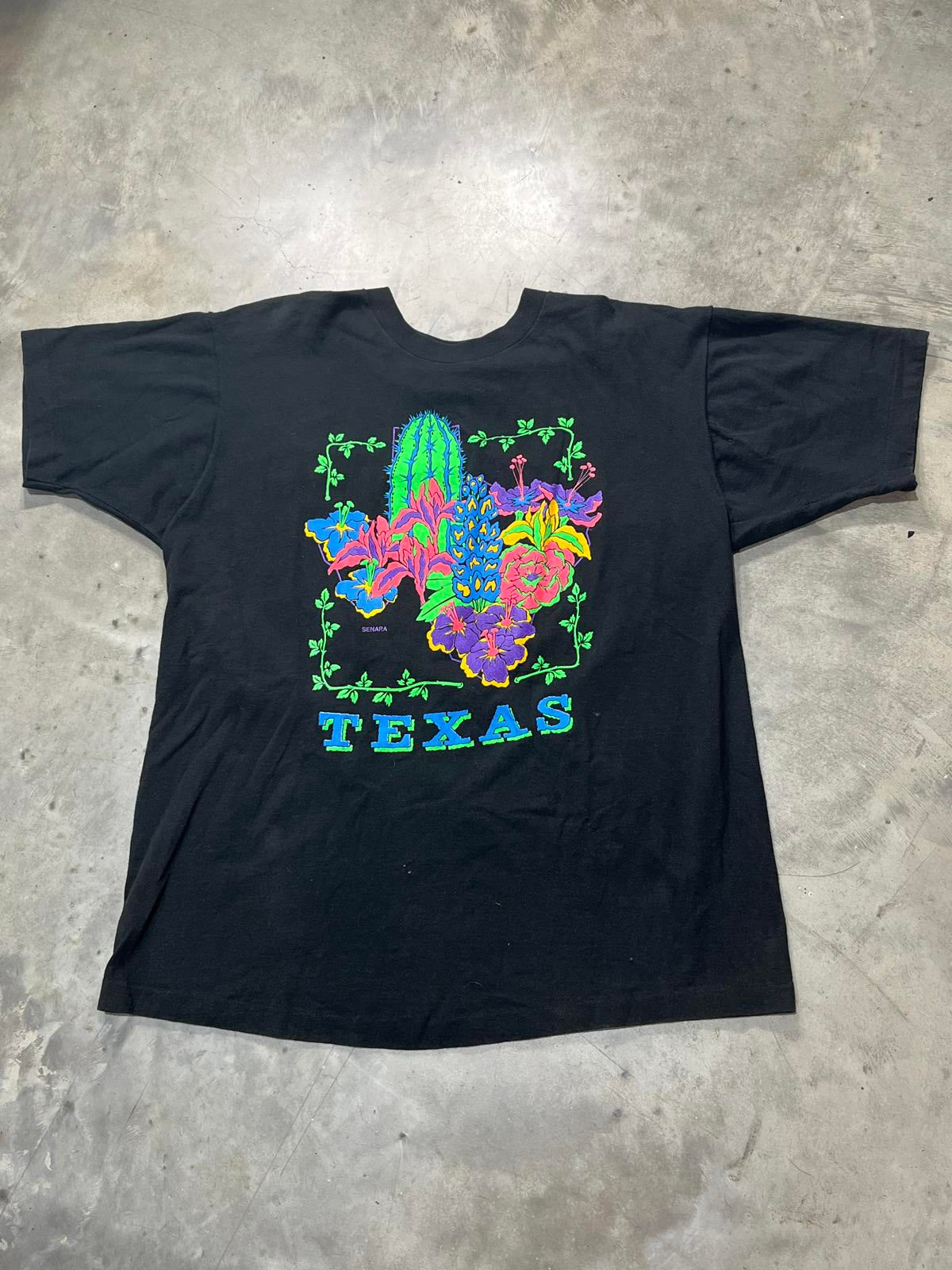 Senara, Texas Preowned XL T-shirt