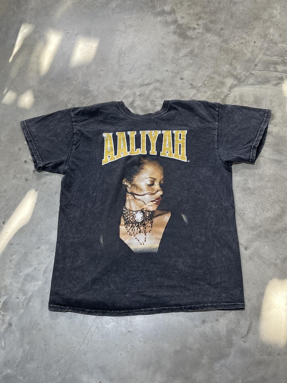 Aaliyah Preowned Small T-shirt