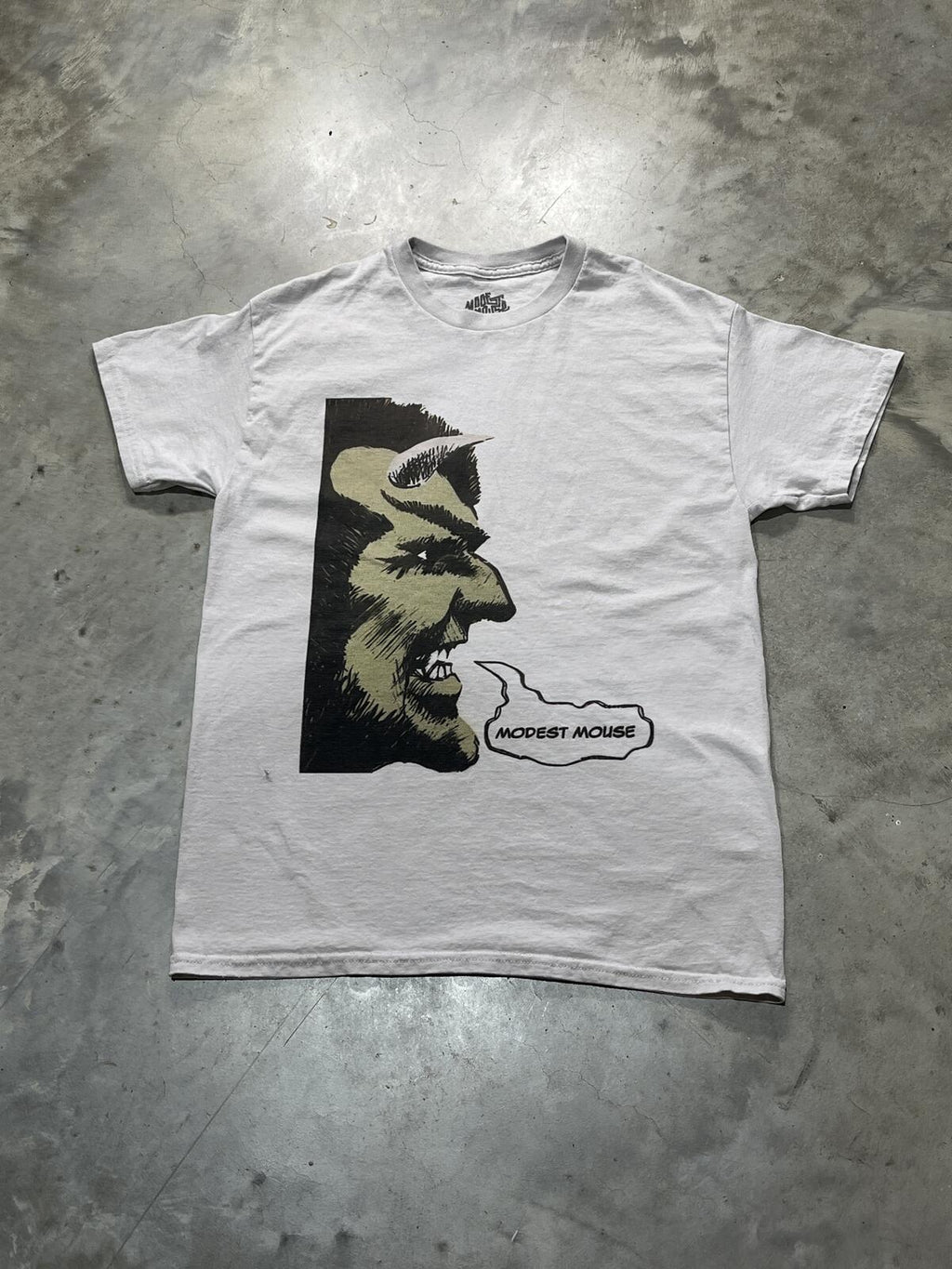 Modest Mouse Preowned Medium T-shirt