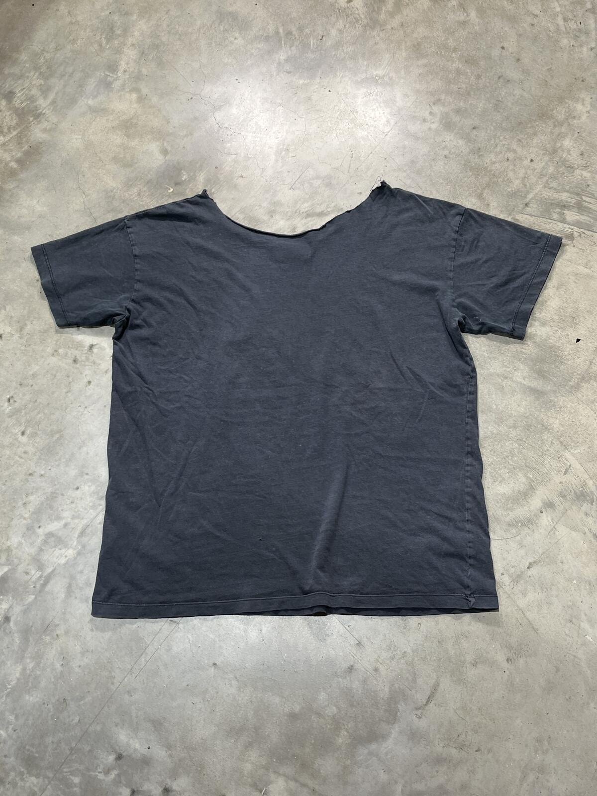 Guns N Roses Preowned XL Cropped Neckline T-shirt