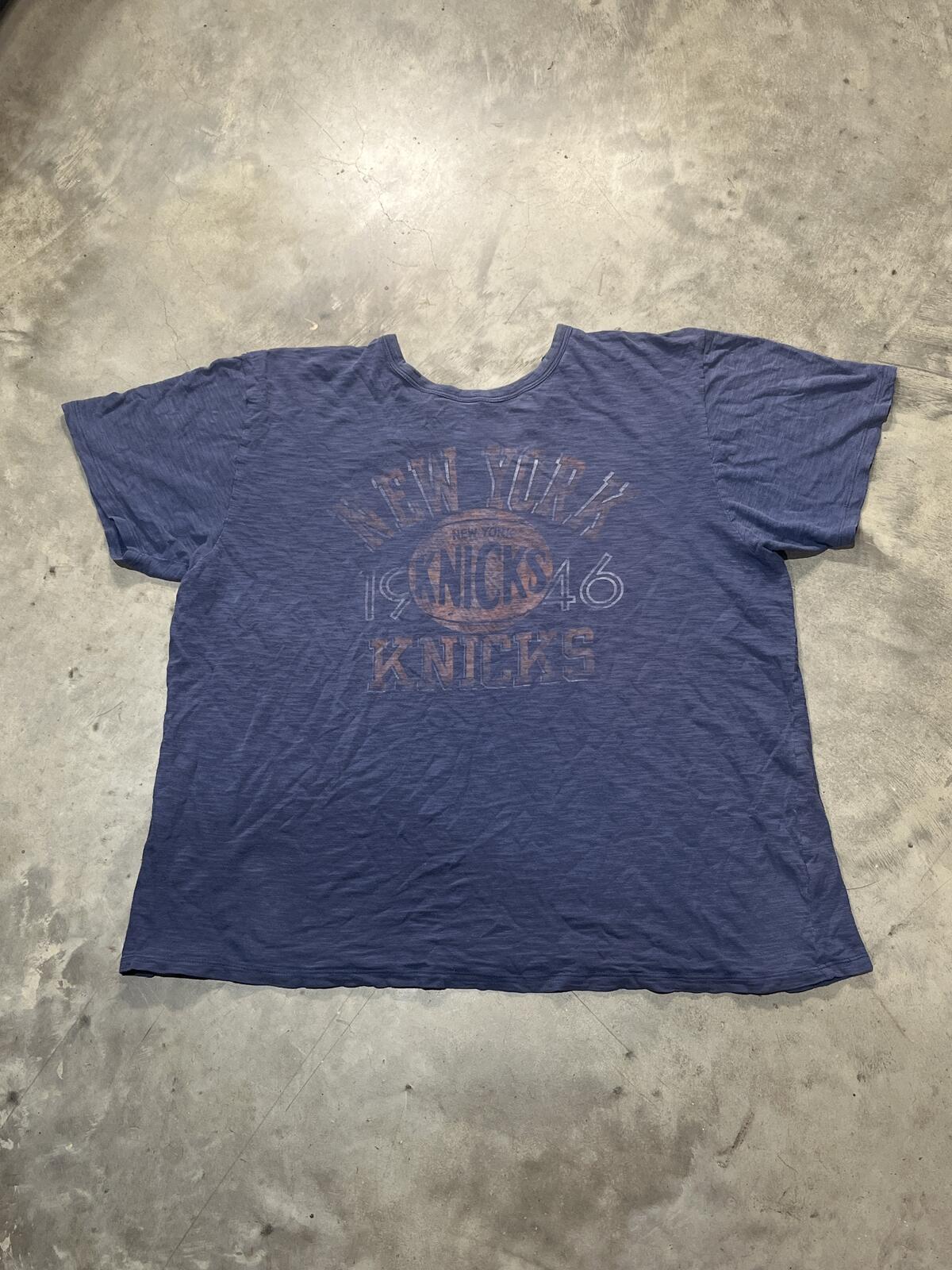 New York Knicks Preowned XL T-shirt