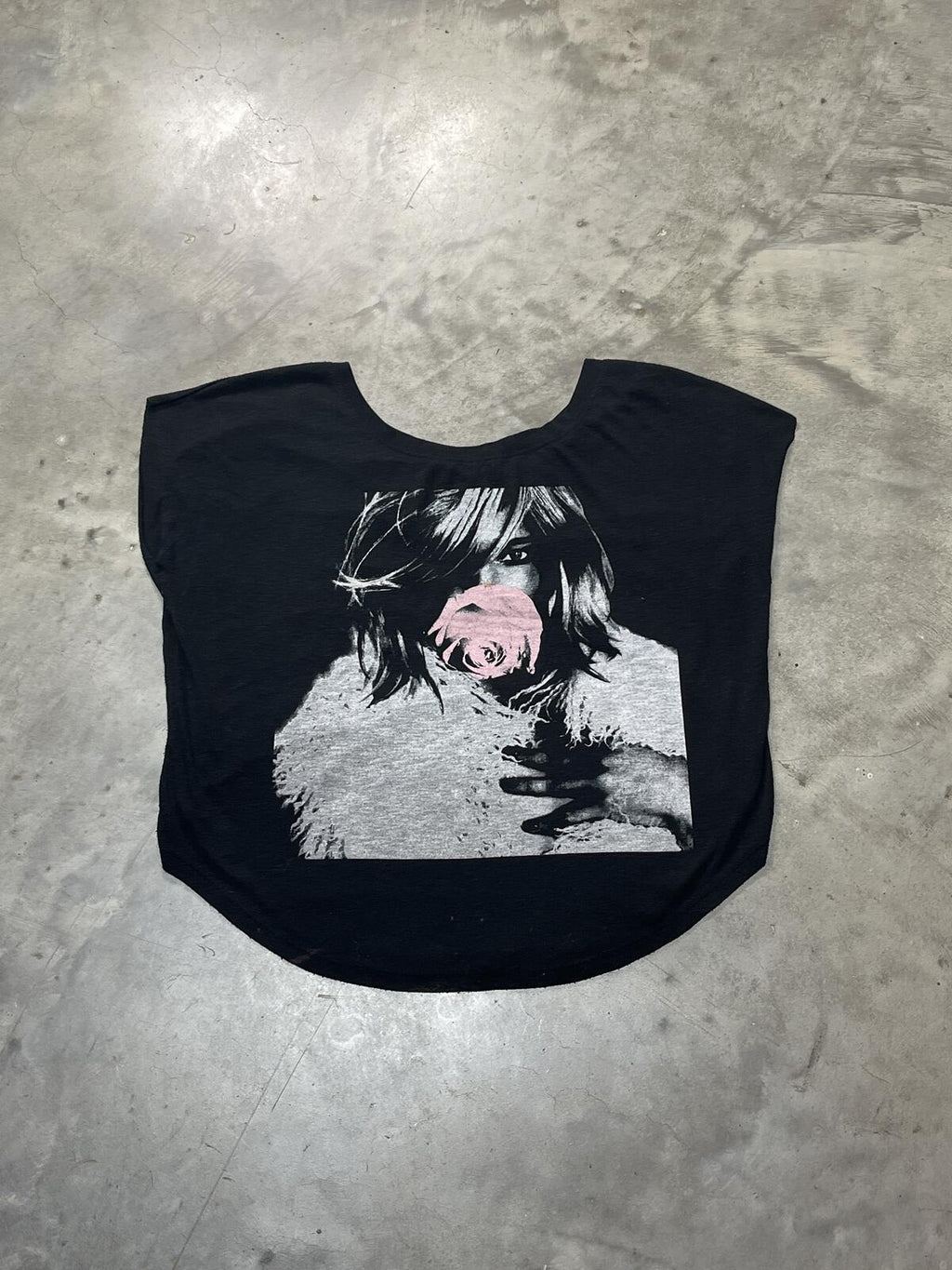 Courtney Love Preowned Medium Cut Off Sleeve T-shirt