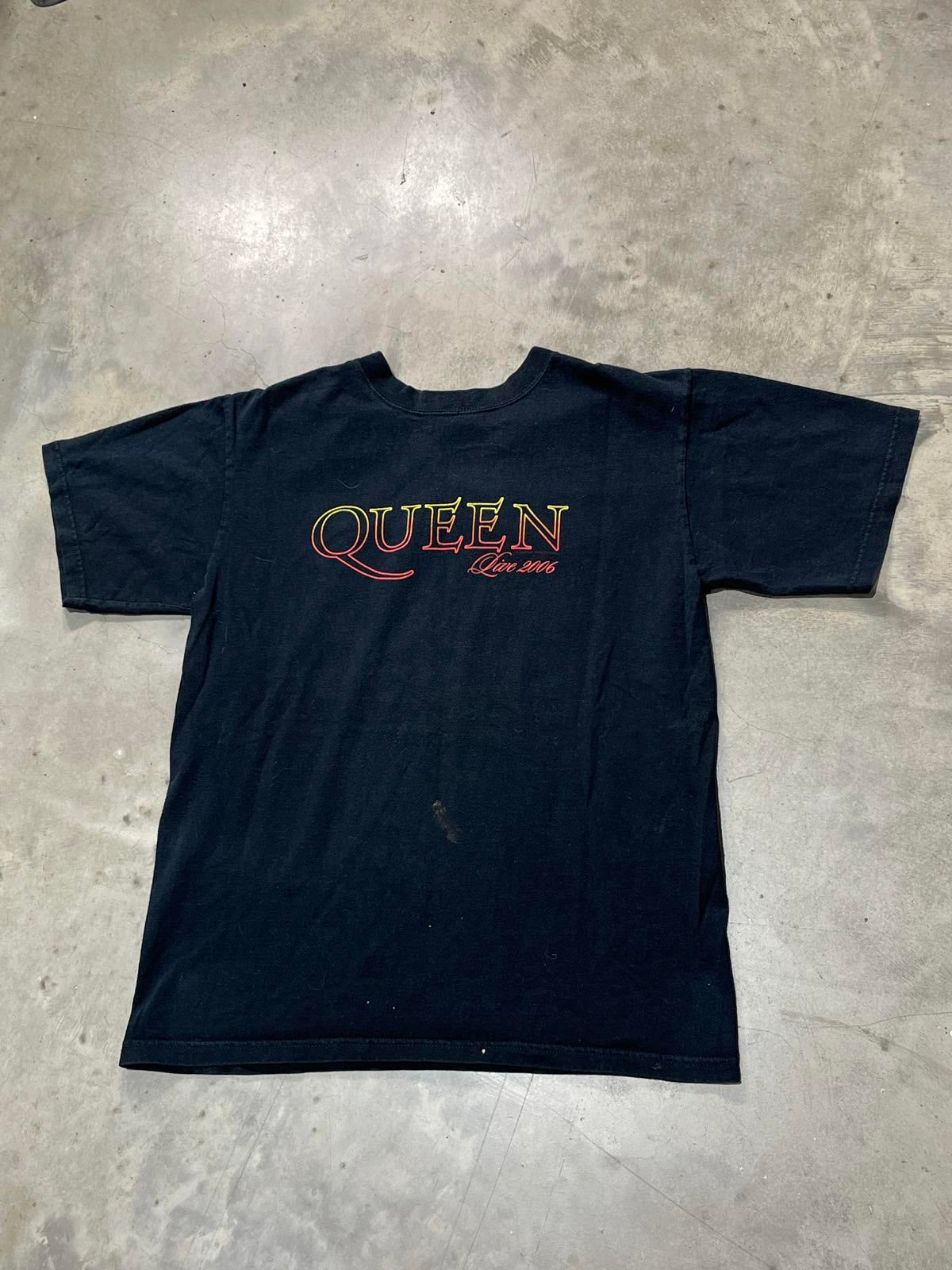 Queen Preowned Medium T-shirt