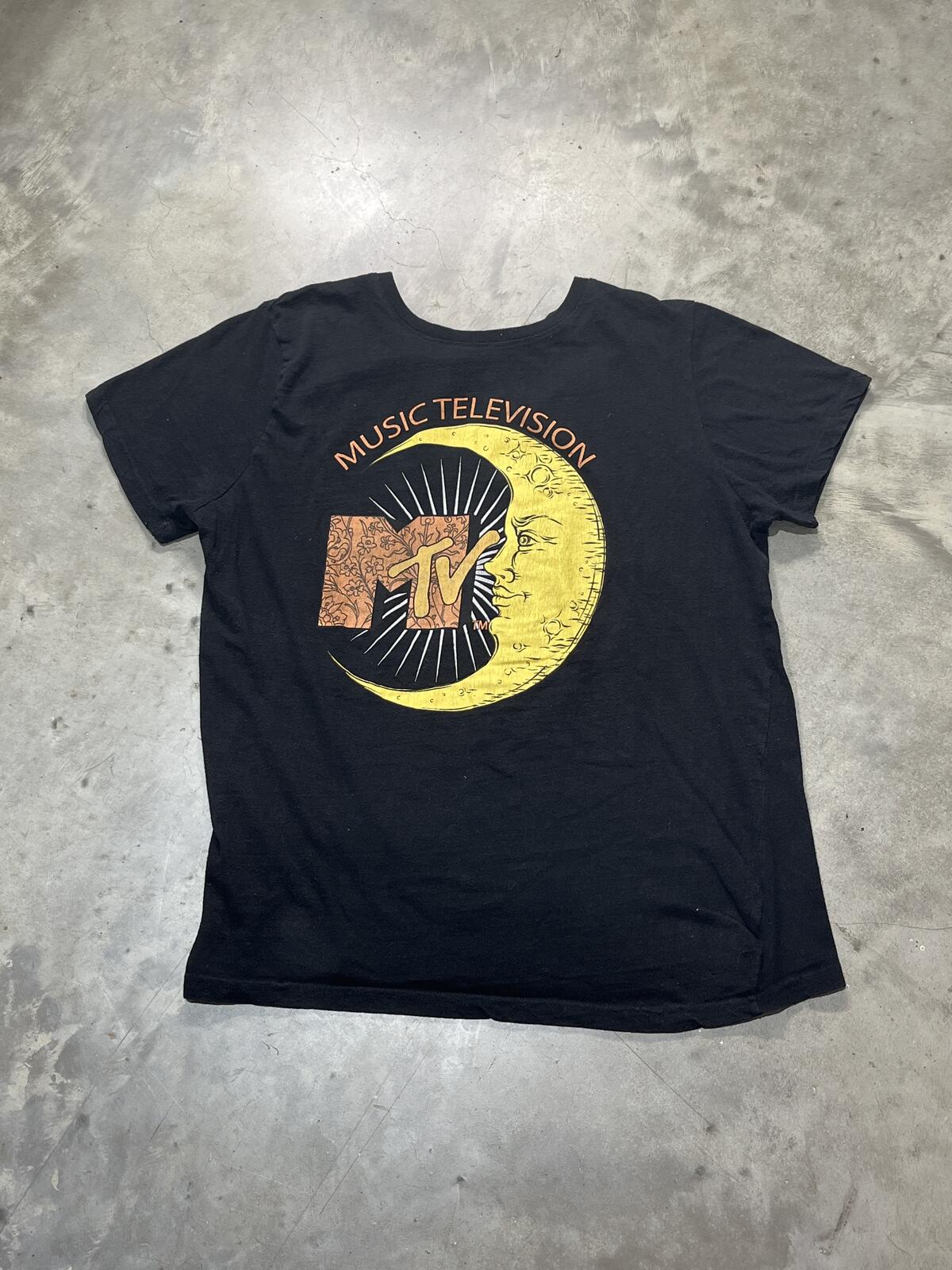 MTV Music Television Preowned Large T-shirt