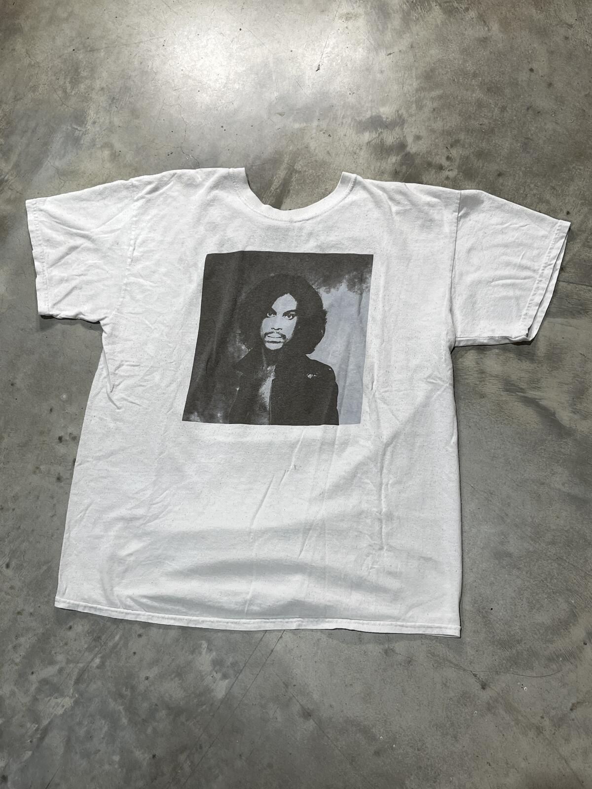 Prince Preowned Medium T-shirt