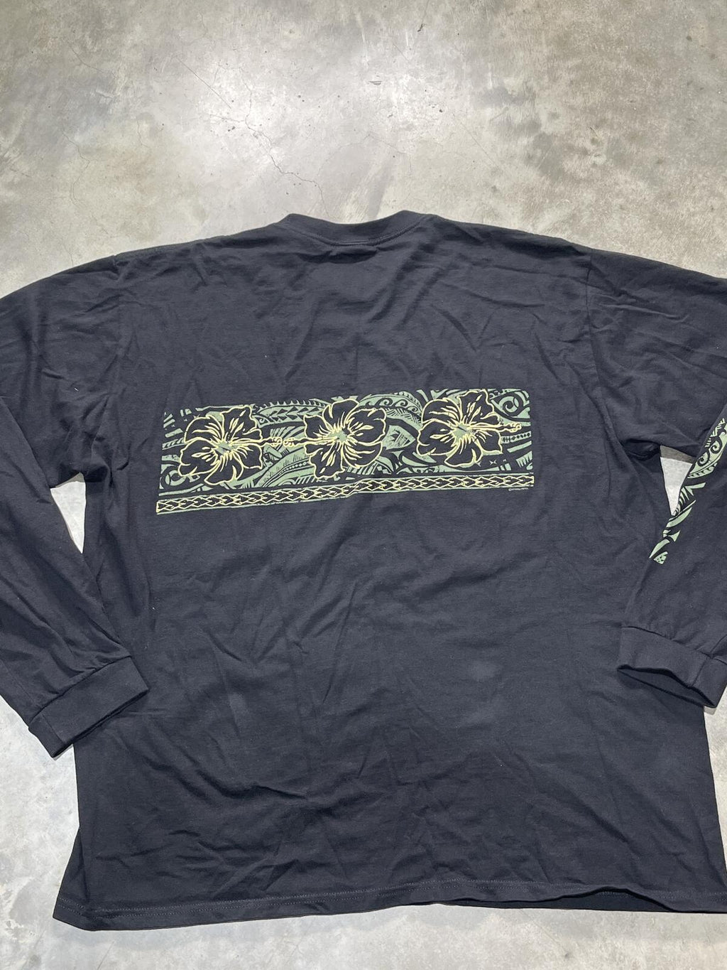 Hawaiian Preowned XL Long Sleeve T-Shirt