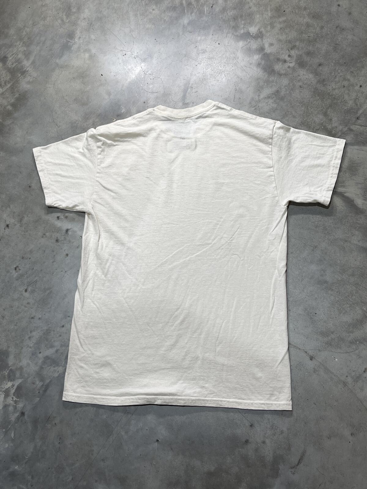 But**ole Surfers Preowned Medium T-shirt