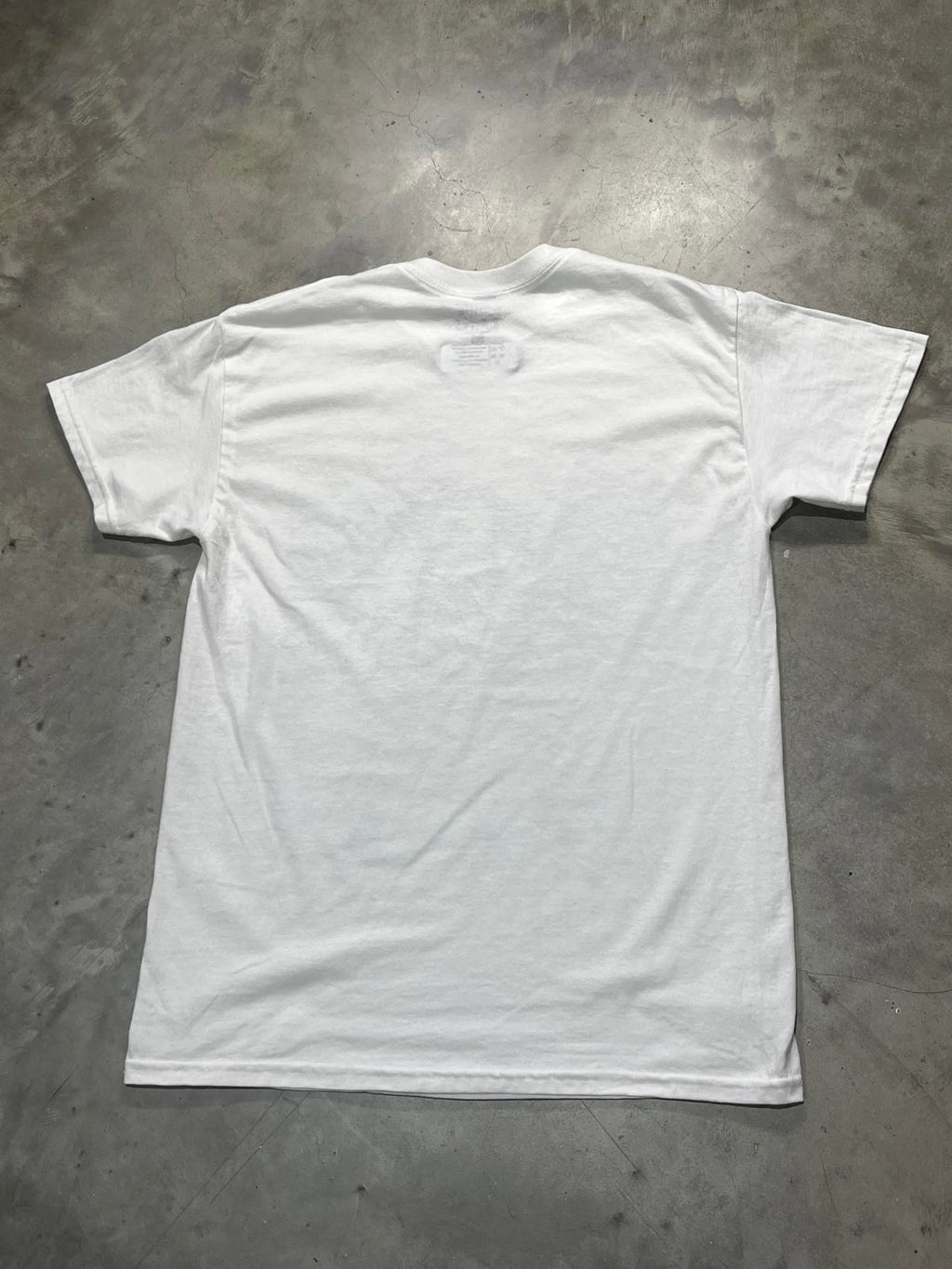 But**ole Surfers Preowned Medium T-shirt