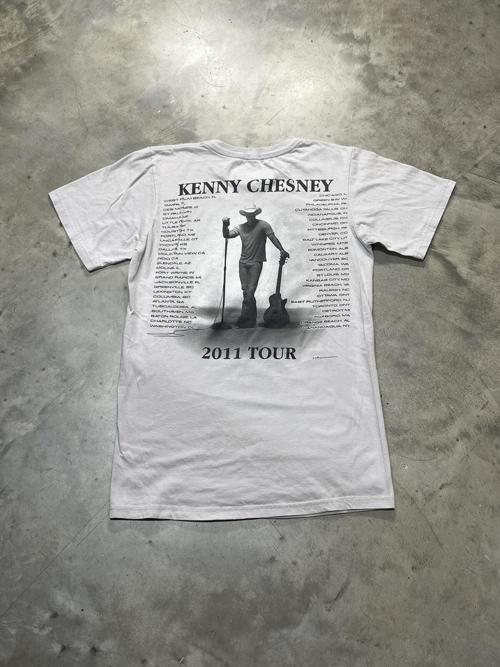 Kenny Chesney Preowned Small T-shirt