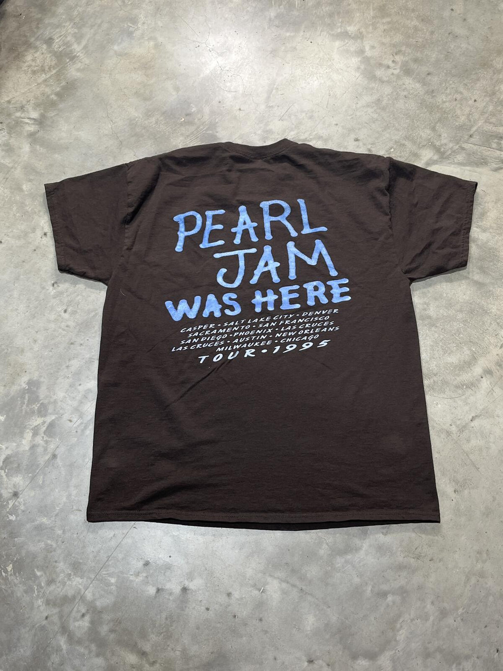 Pearl Jam Preowned Large T-shirt