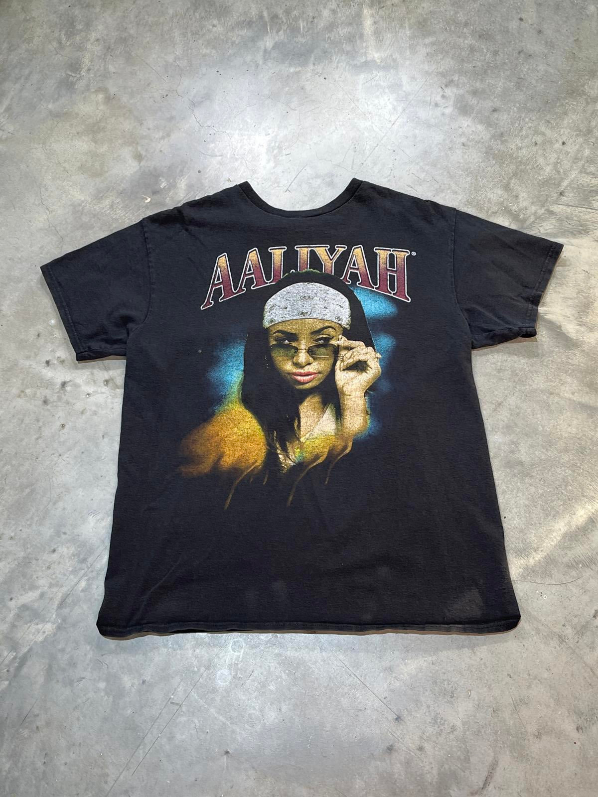 Aaliyah Preowned Medium T-shirt