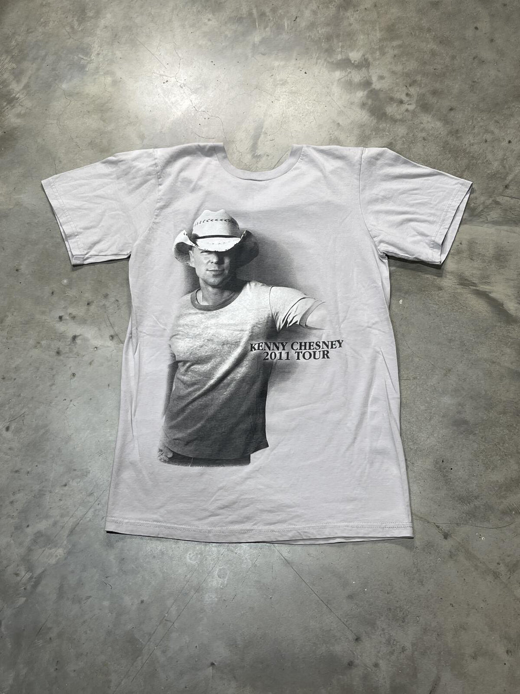 Kenny Chesney Preowned Small T-shirt