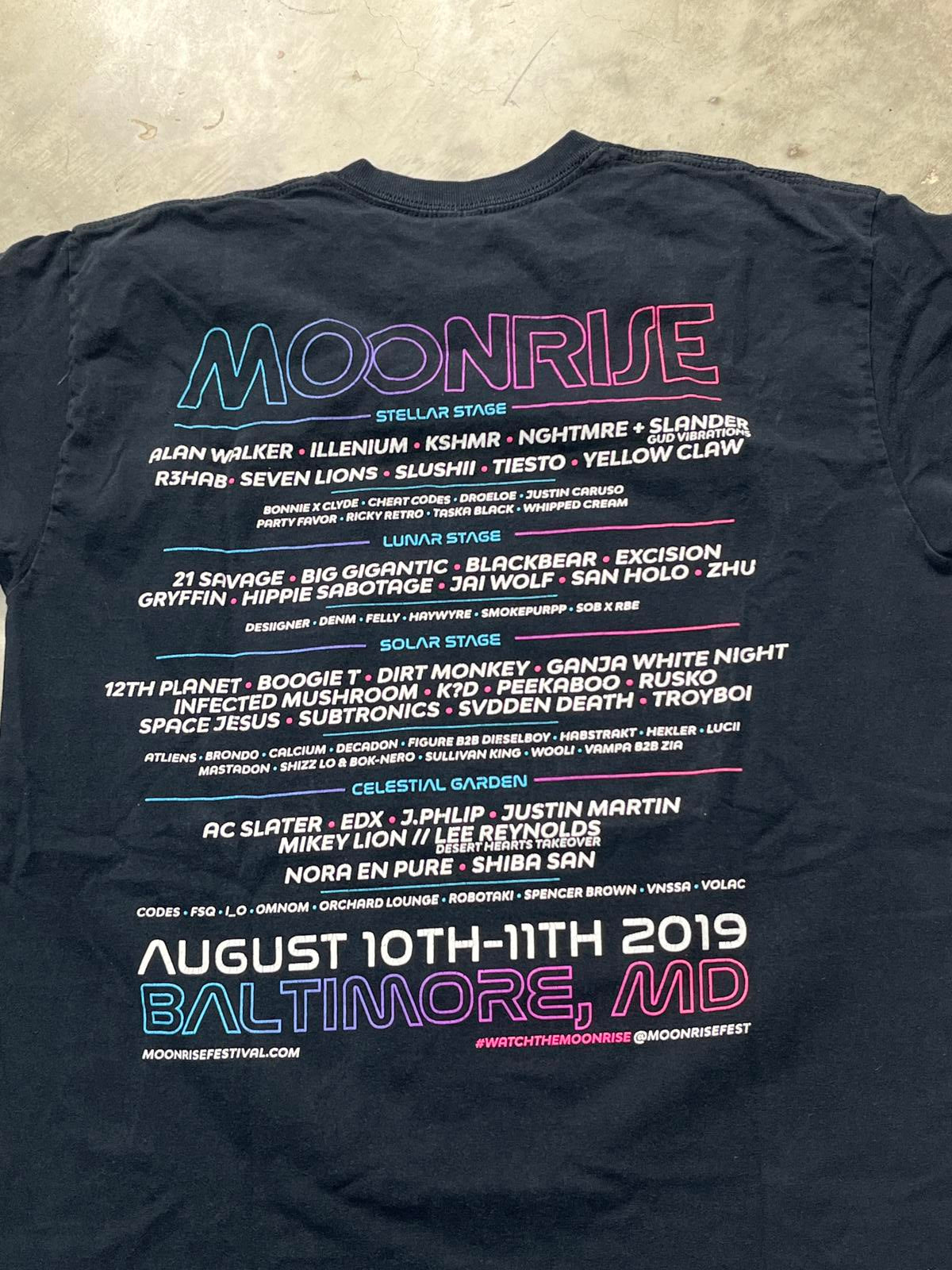 Moonrise Preowned Medium T-shirt
