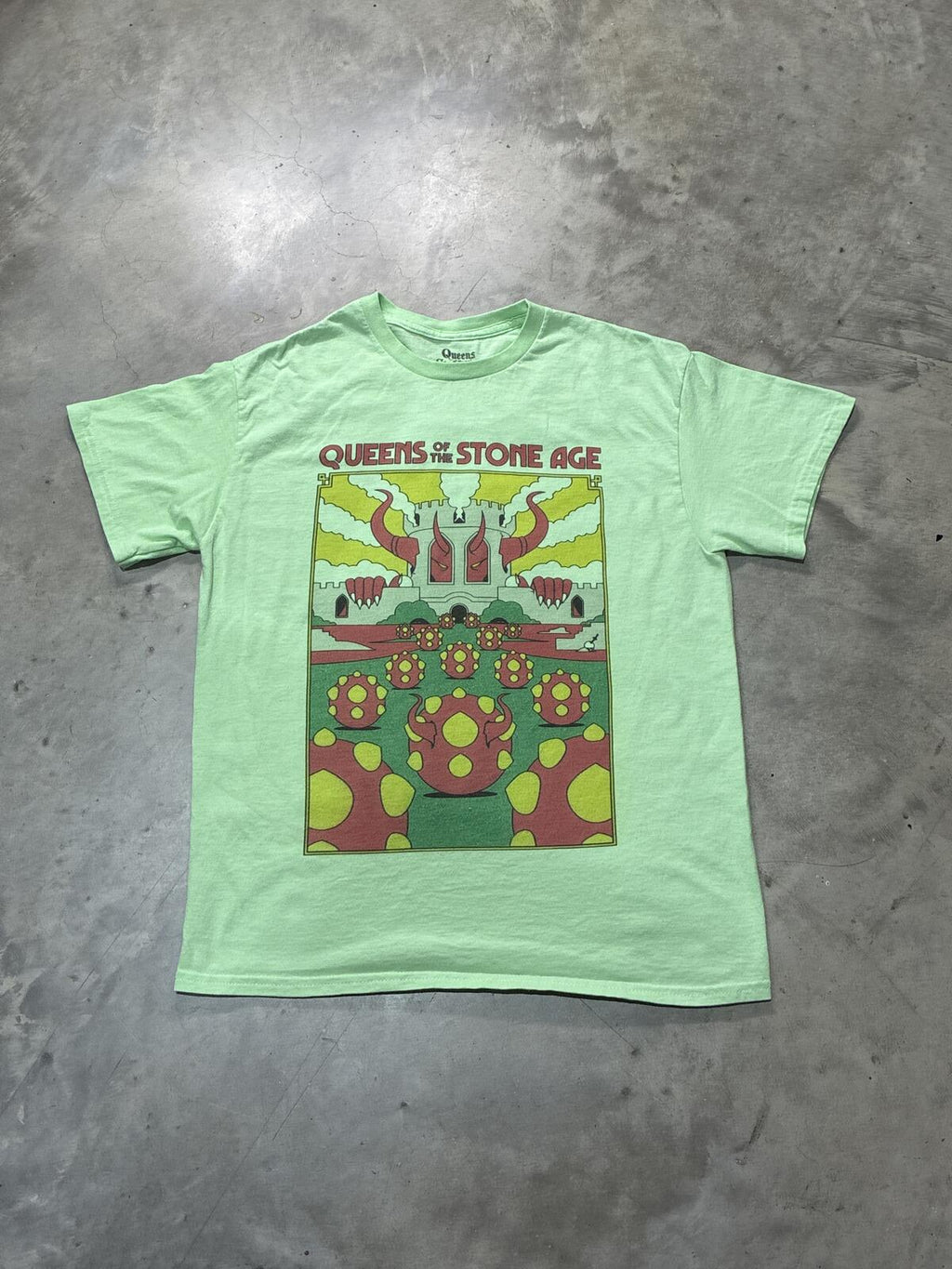 Queens Of The Stone Age Preowned Medium T-shirt