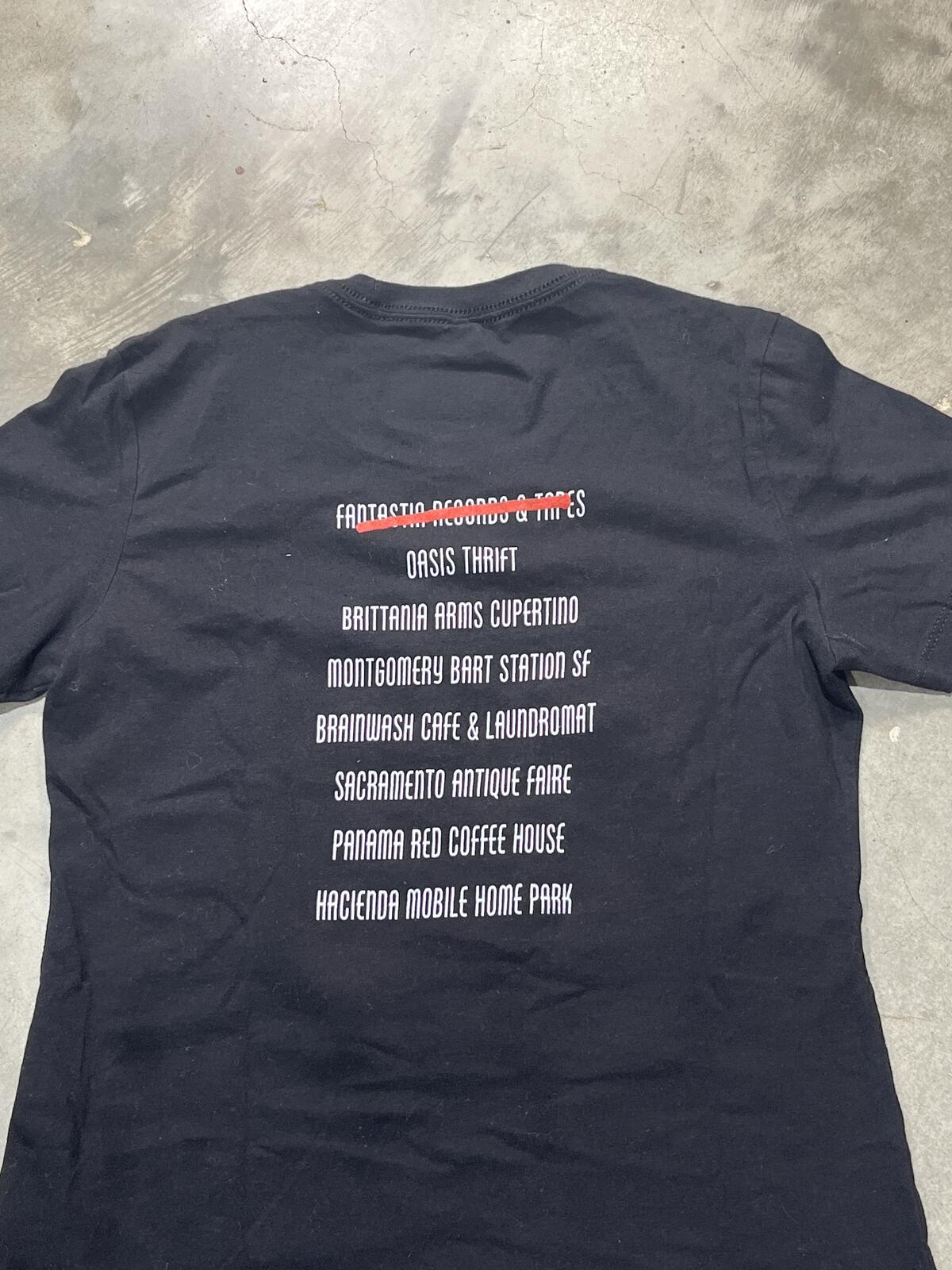 Toasters ‘N’ Moose Preowned Small T-shirt
