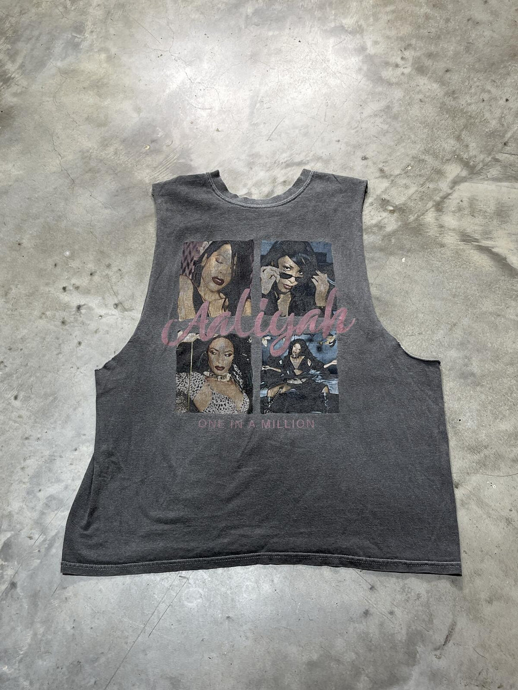Aaliyah Preowned Medium Tank Top T-shirt