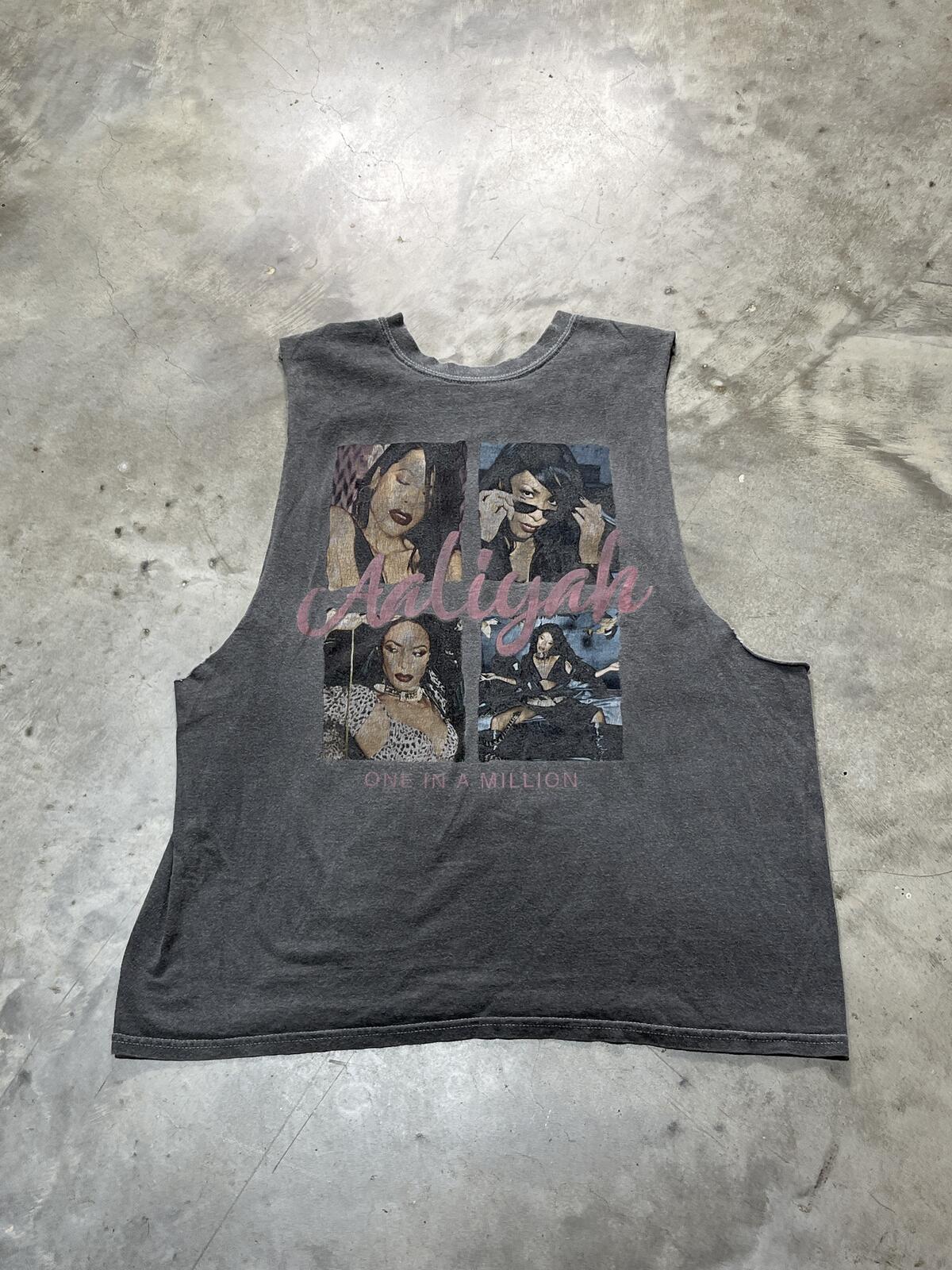 Aaliyah Preowned Medium Tank Top T-shirt