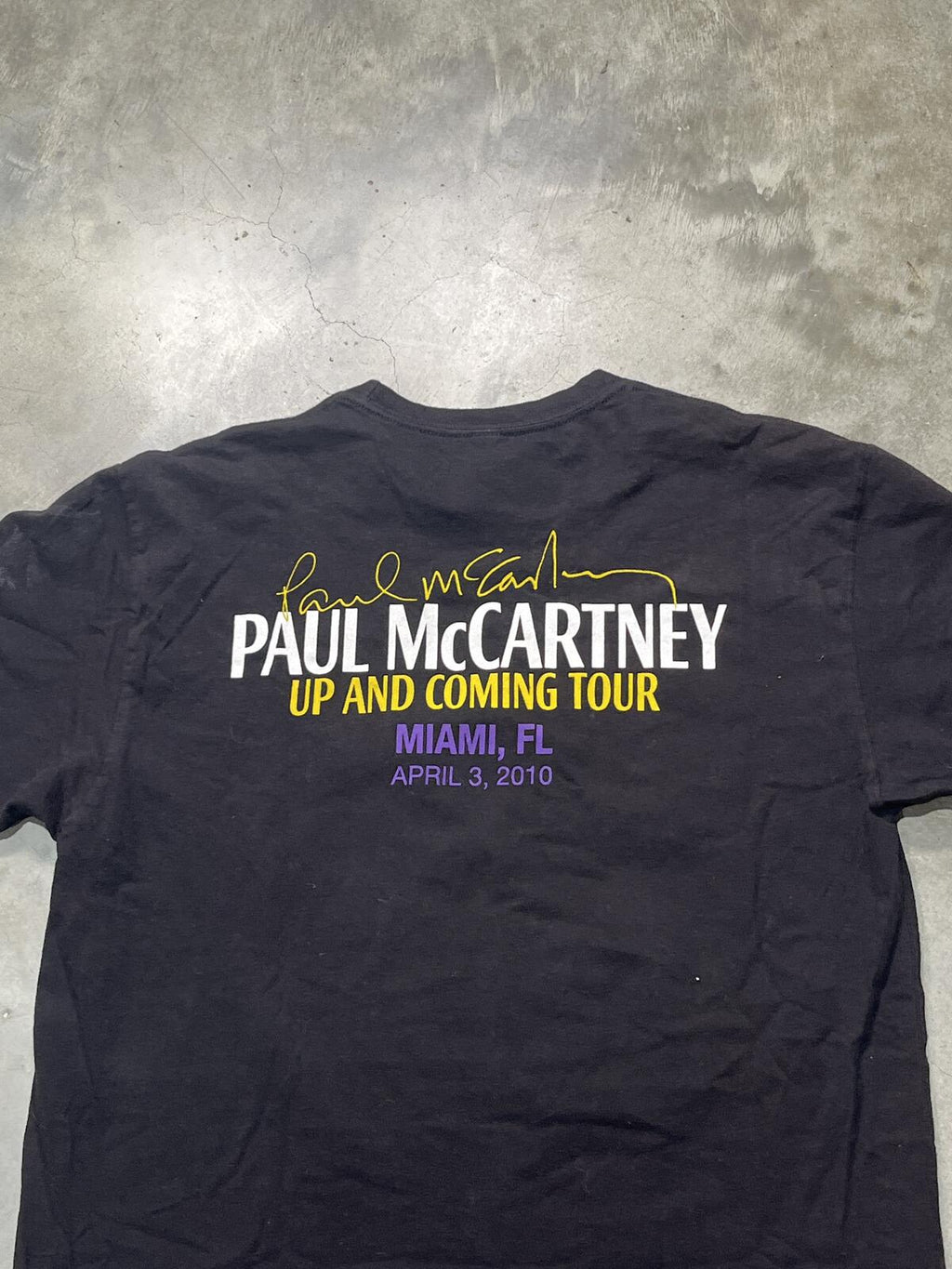 Paul McCartney Preowned Medium T-shirt