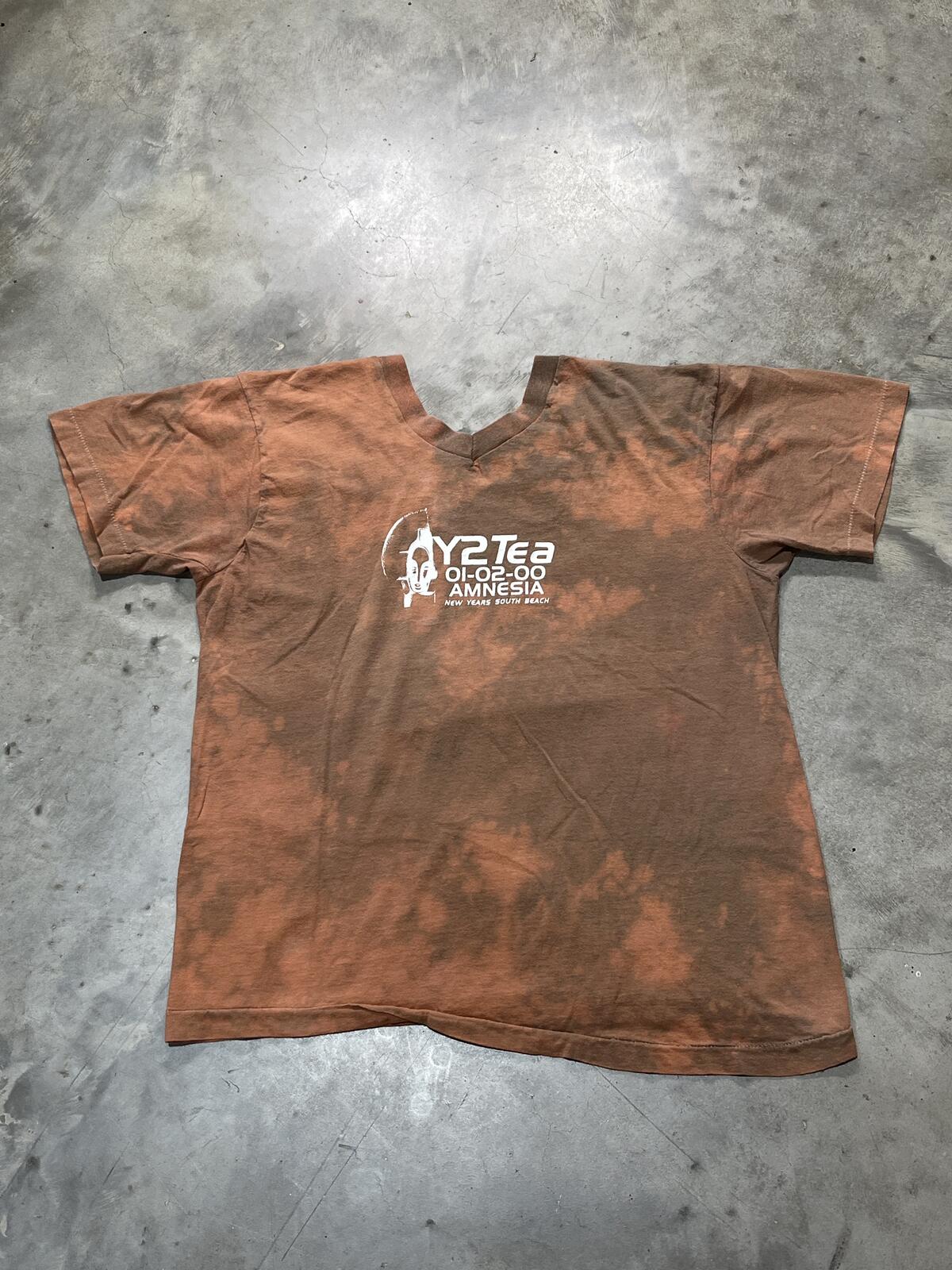 Y2Tea Amnesia Preowned Large V-Neck Tie Dye T-shirt
