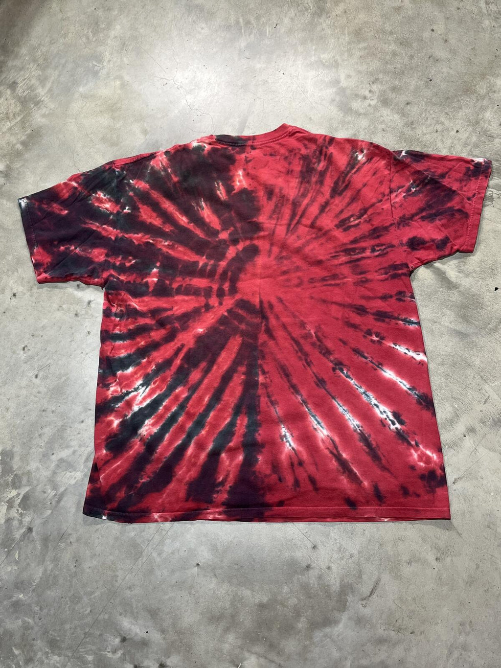 KISS Preowned XL Tie Dye T-shirt