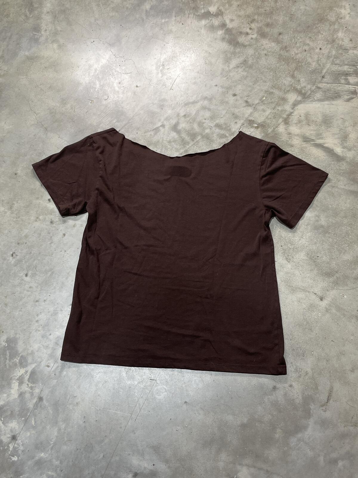 Rock N Roll Preowned Medium Cropped Neckline T-shirt