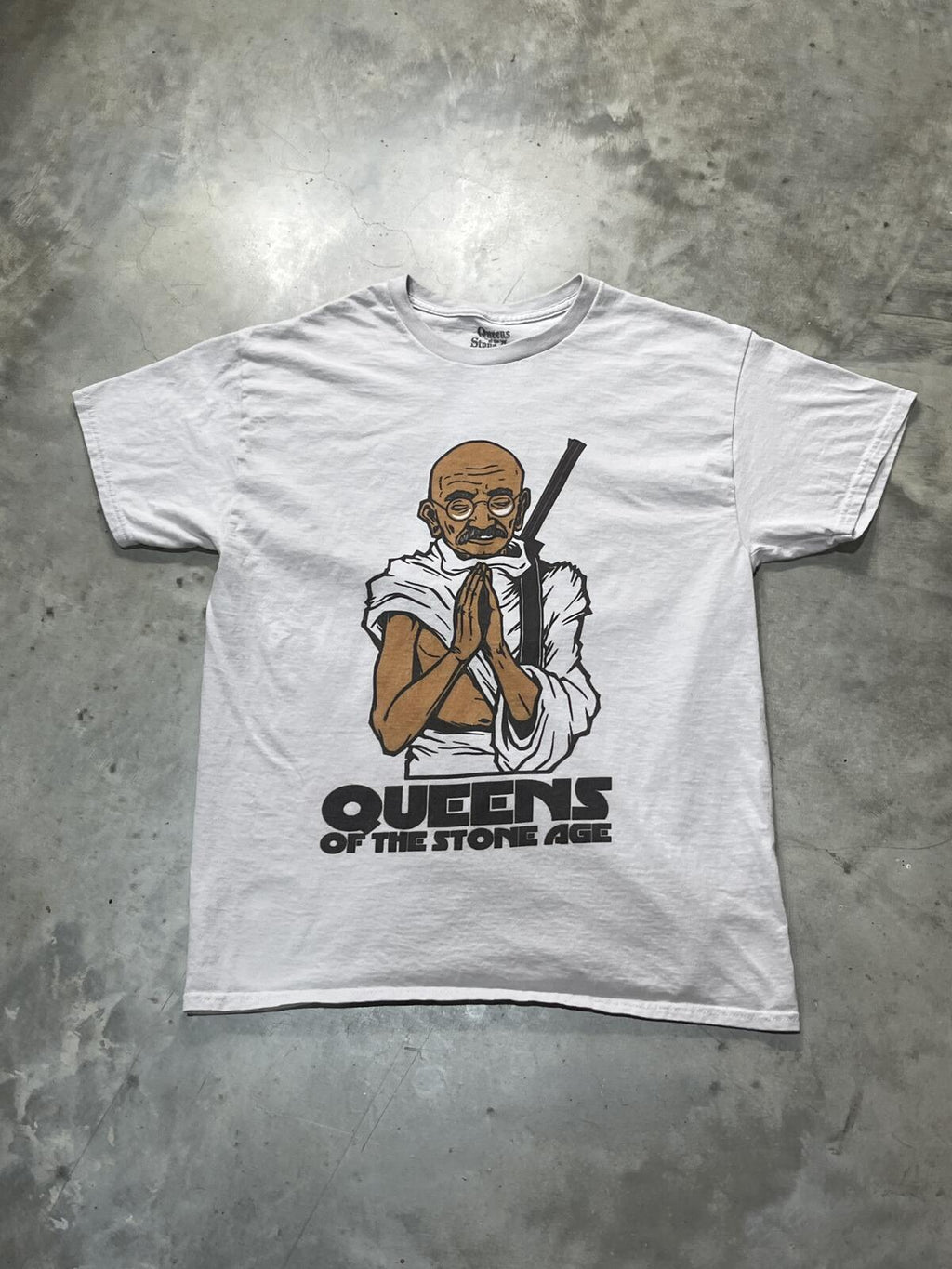 Queens Of The Stone Age Preowned Large T-shirt