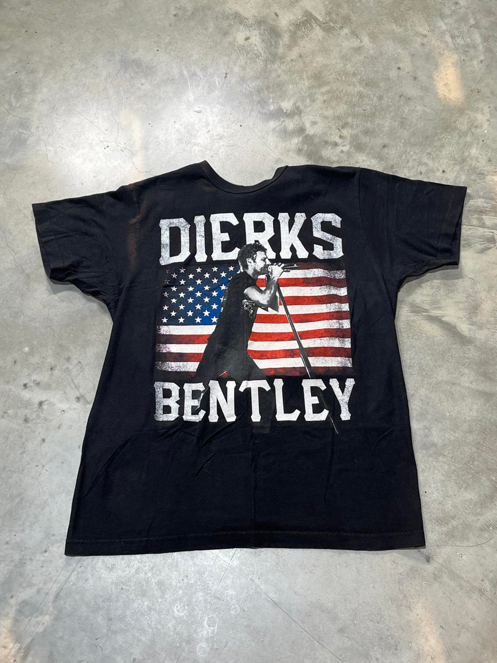 Dierks Bentley Preowned Medium T-shirt