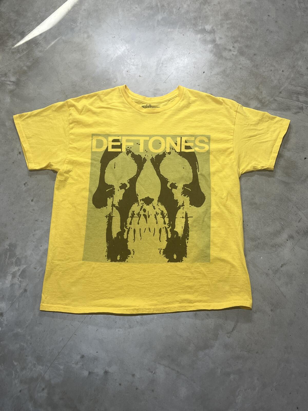Deftones Preowned XL T-shirt