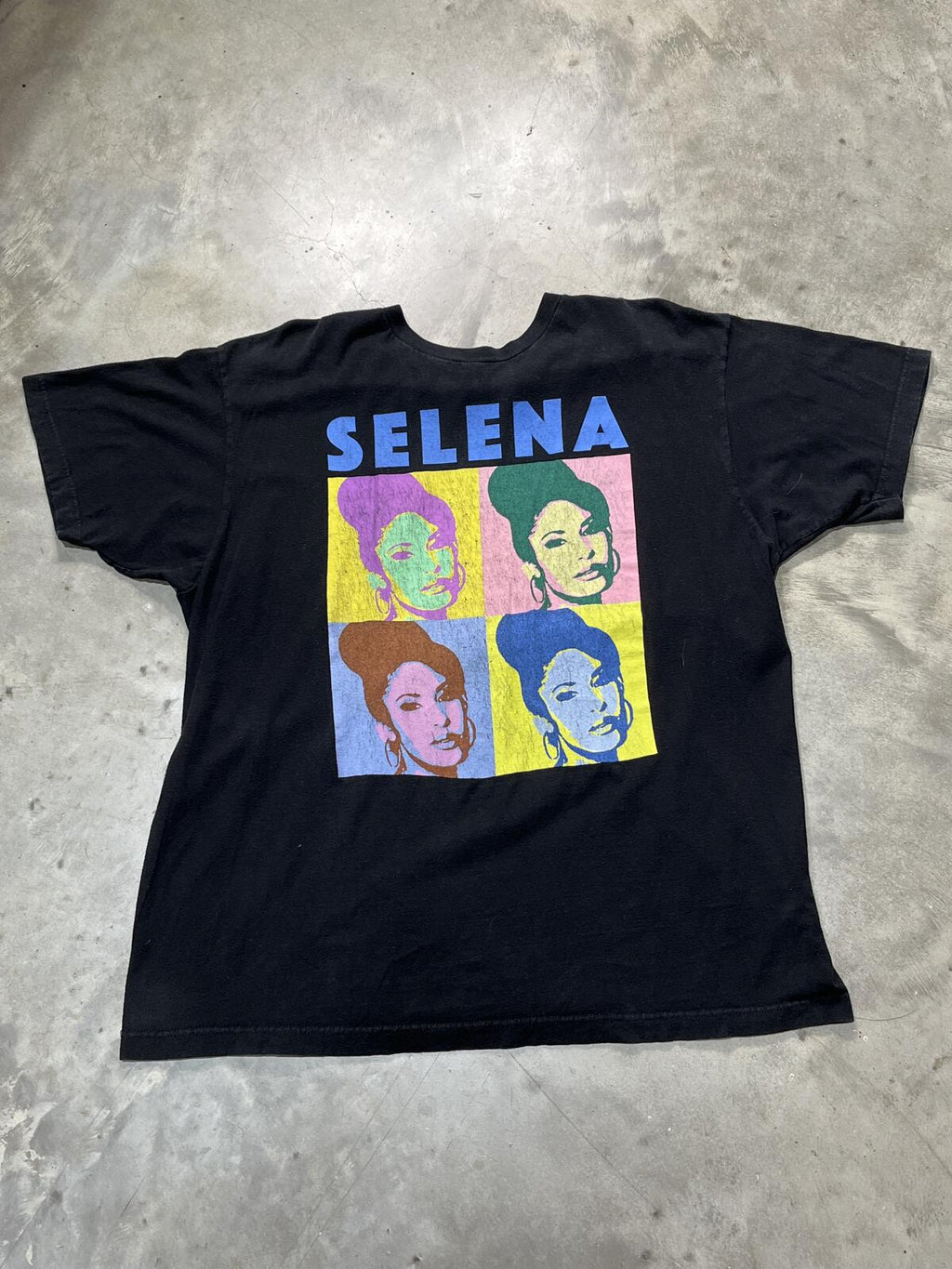 Selena Preowned XL T-shirt