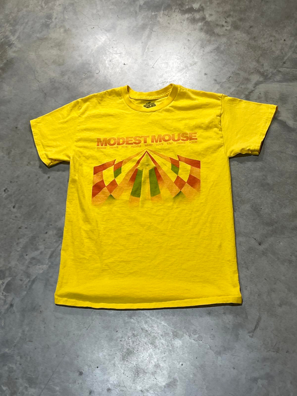 Modest Mouse Preowned Medium T-shirt