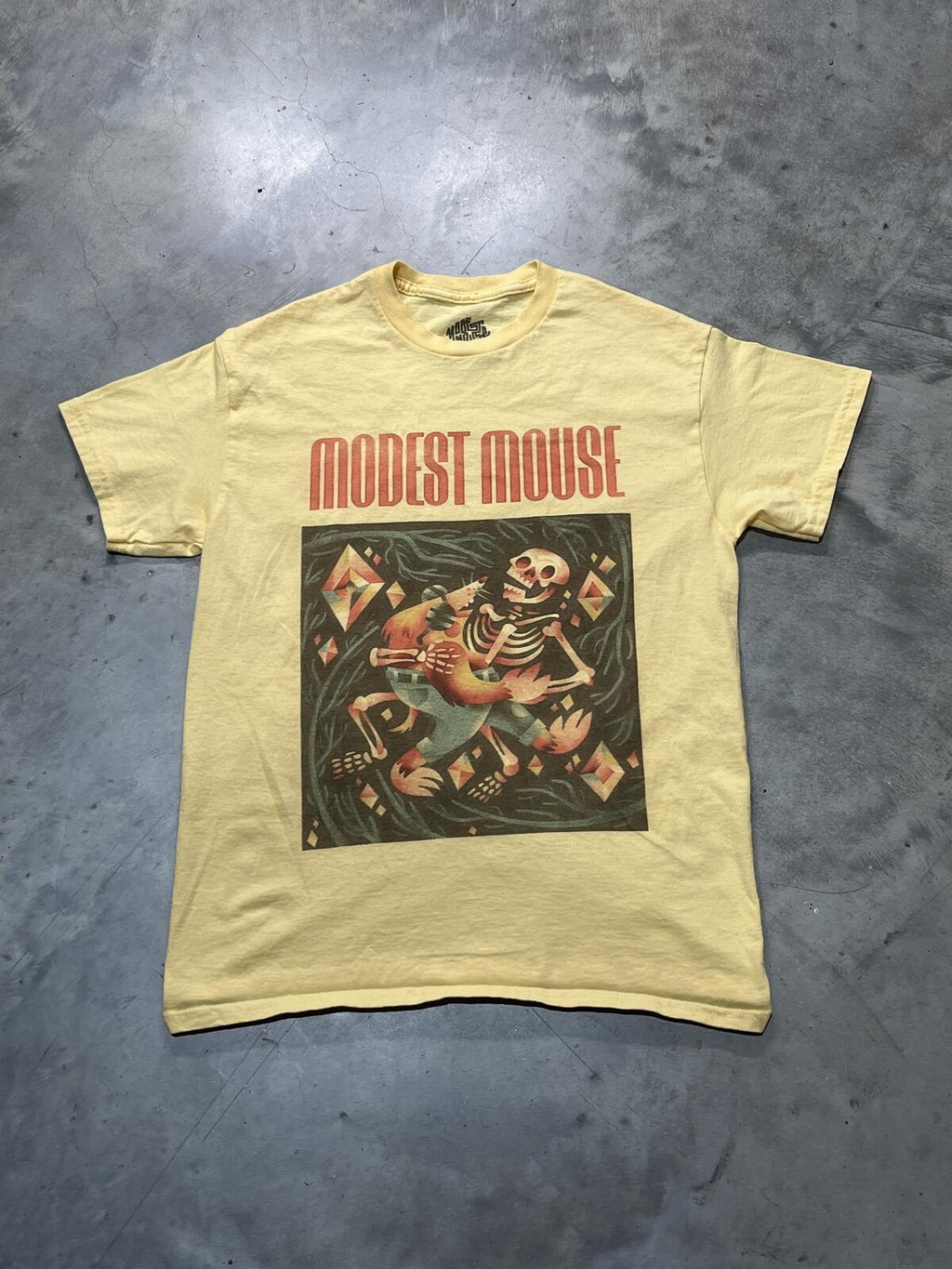 Modest Mouse Preowned Medium T-shirt