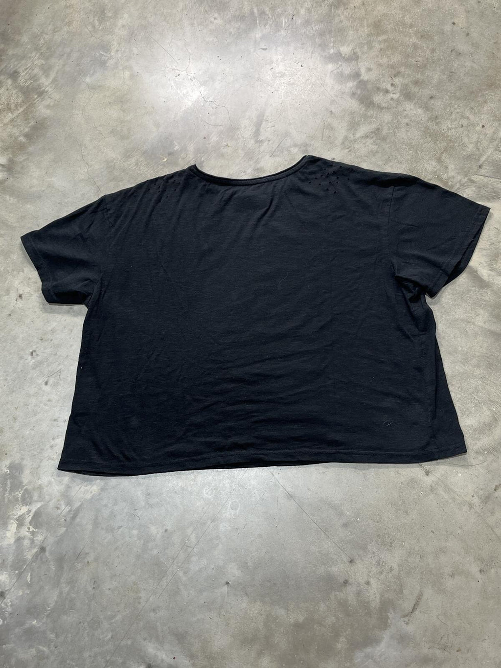 ACDC Preowned XL Distressed Cropped T-shirt