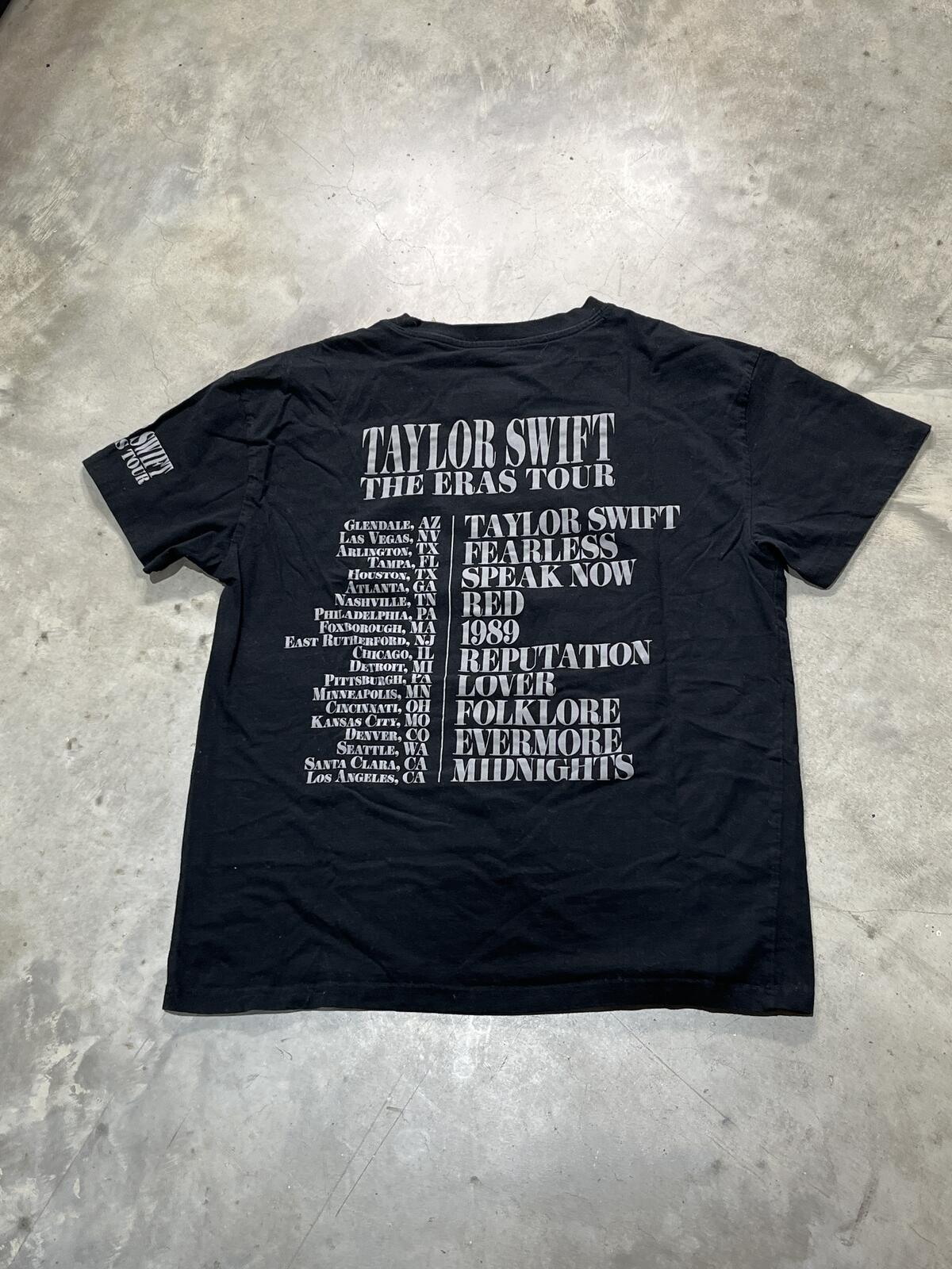 Taylor Swift Preowned Large T-shirt