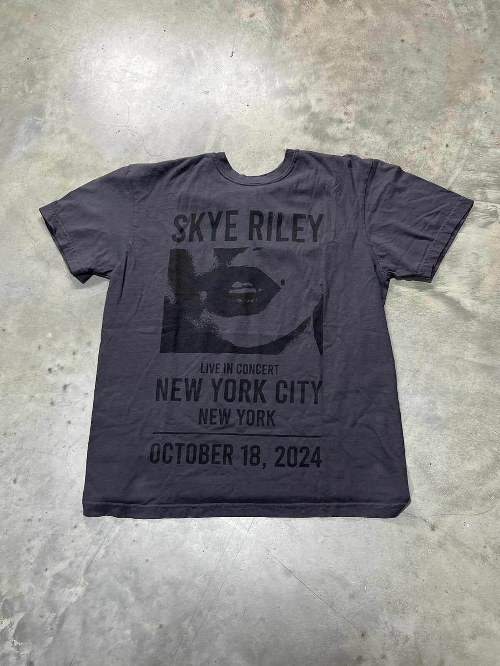 Skye Riley Preowned Medium T-shirt