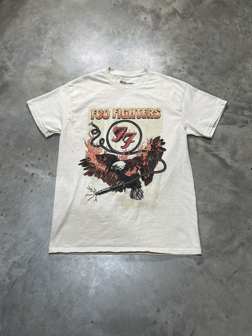 Foo Fighters Preowned Medium T-shirt