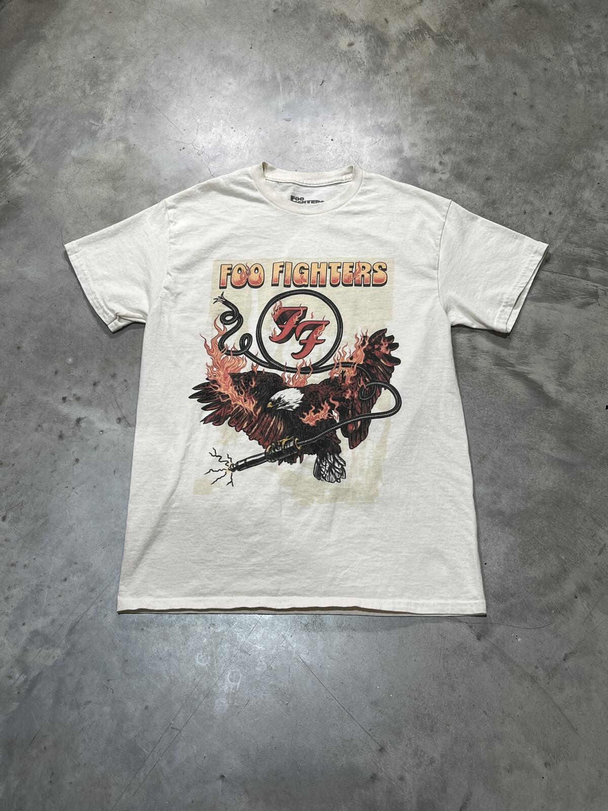 Foo Fighters Preowned Medium T-shirt