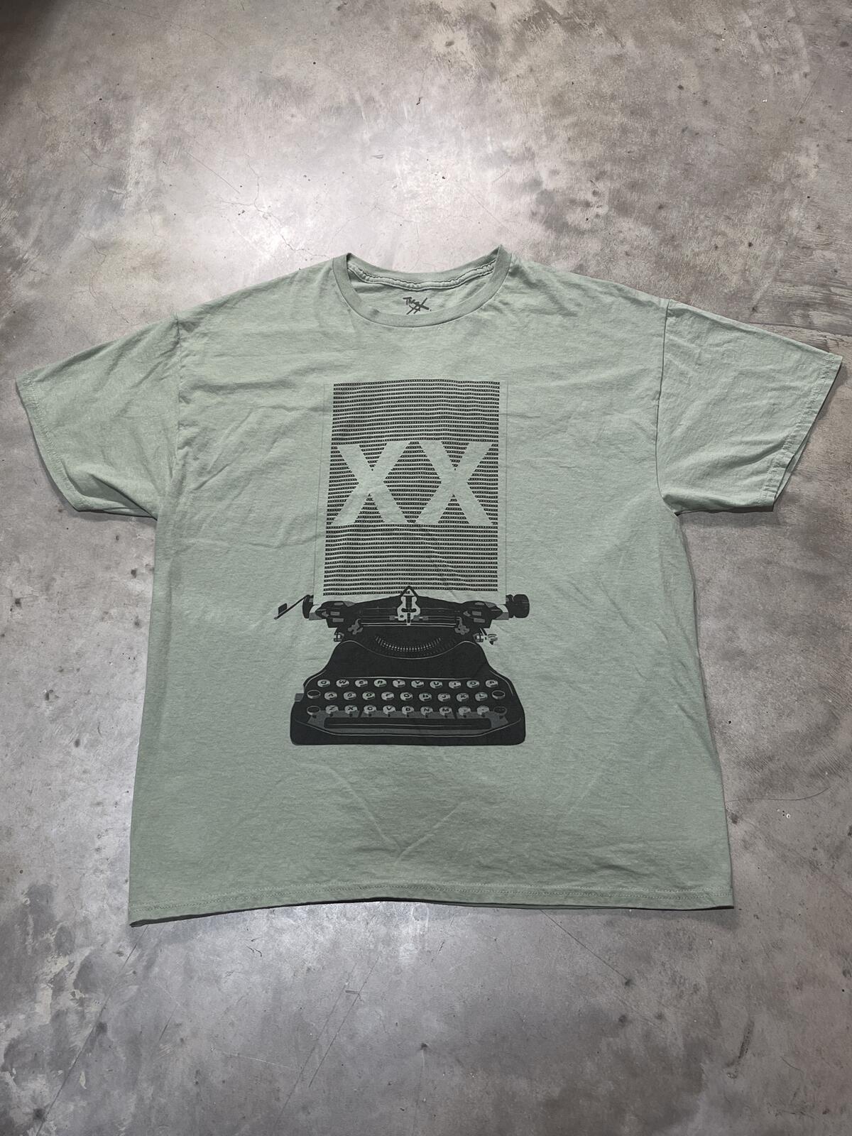 The XX Preowned XL T-shirt