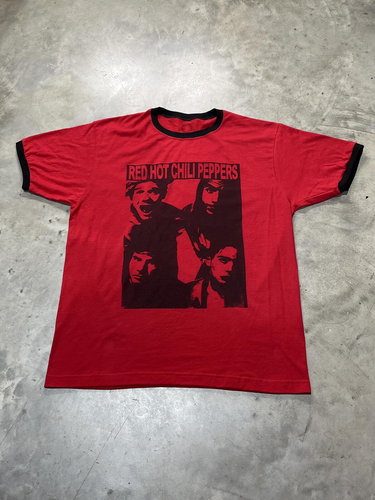 Red Hot Chili Peppers Preowned Large Ringer T-shirt