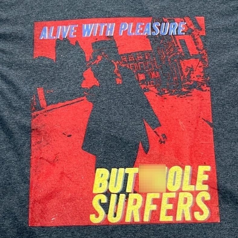 But**ole Surfers Preowned Large T-shirt