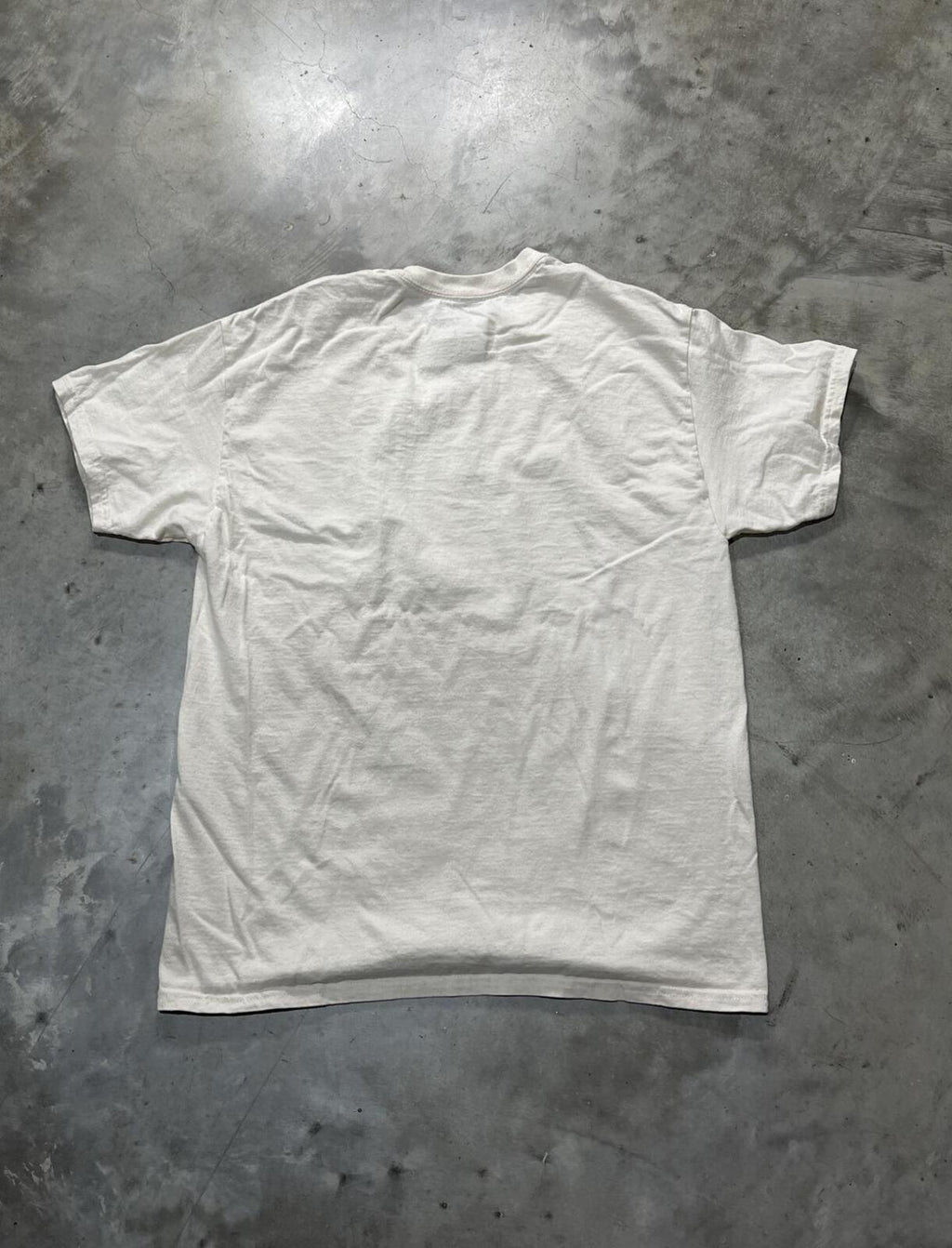 But**ole Surfers Preowned Large T-shirt