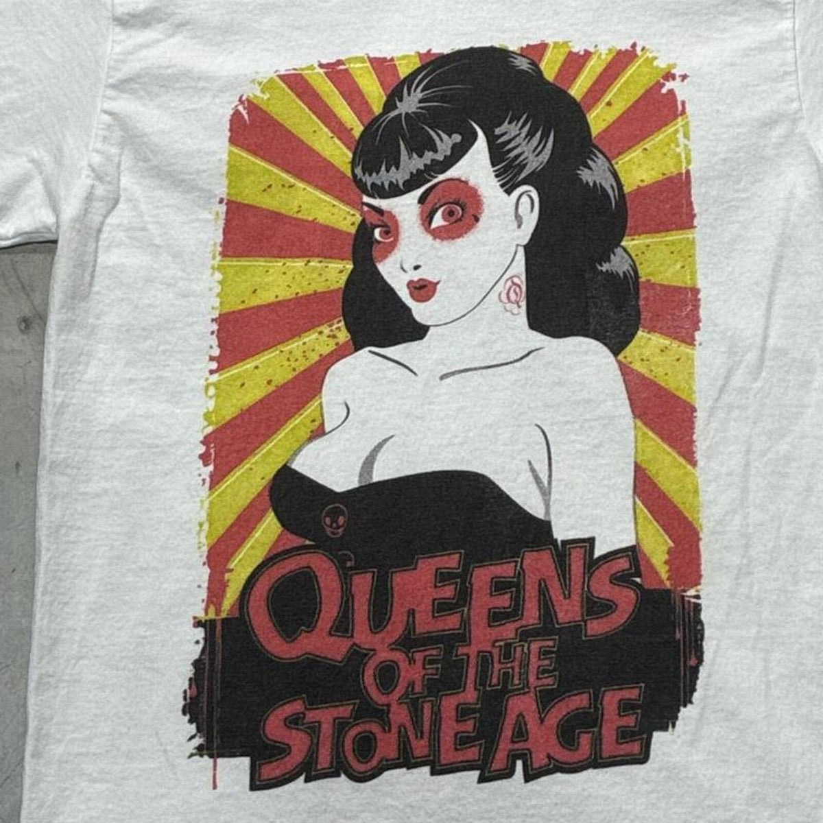 Queens Of The Stone Age Preowned Small T-shirt