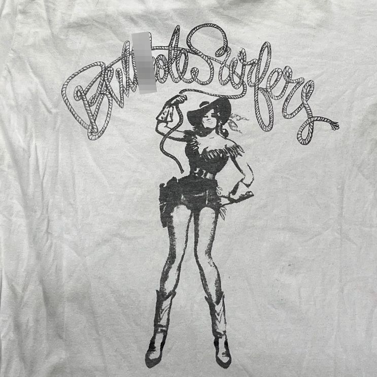 But**ole Surfers Preowned Large T-shirt