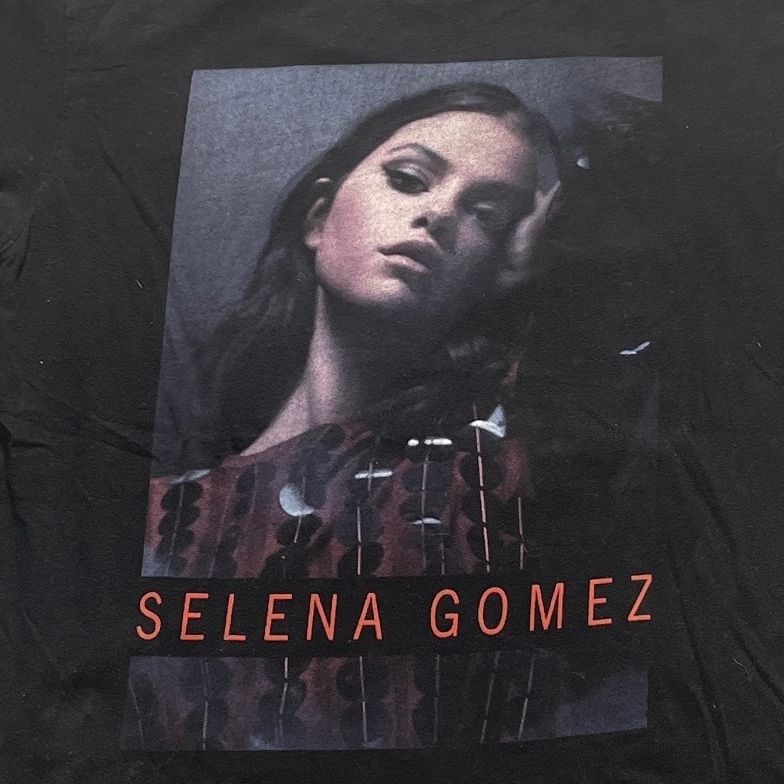 Selena Gomez Preowned Large T-shirt