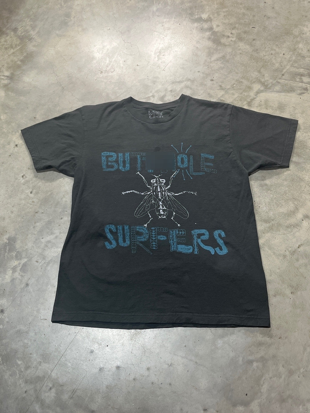 But**ole Surfers Preowned Large T-shirt