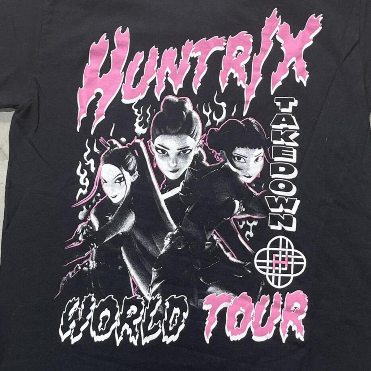 KPOP Demon Hunters Preowned Small T-shirt