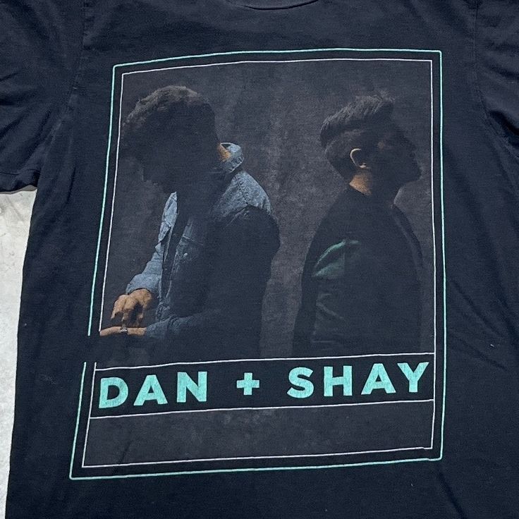 Dan + Shay Preowned Small T-shirt