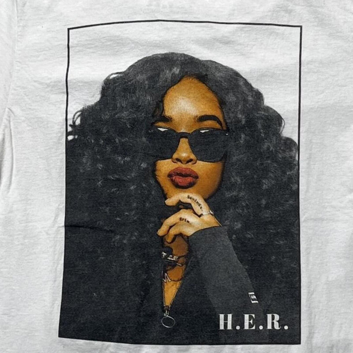 H.E.R. Preowned Medium T-shirt